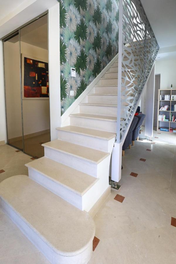 Oceanside Cap-ferret Villa